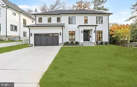 3708 Dunlop St, Chevy Chase, MD 20815