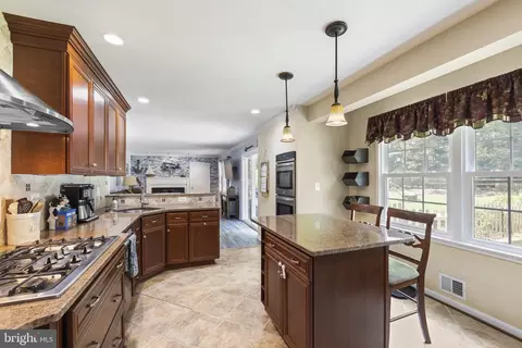 14916 Flintstone Ln, Silver Spring, MD 20905 photo 3