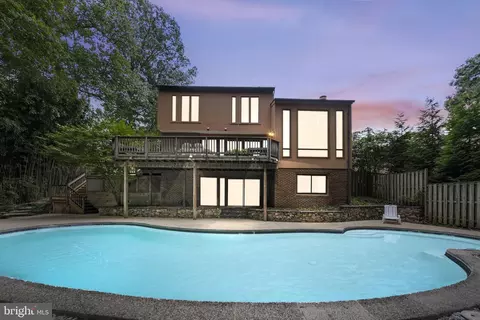 8613 Timber Hill Ln, Potomac, MD 20854