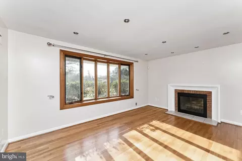1300 Xaveria Dr, Silver Spring, MD 20903 photo 4