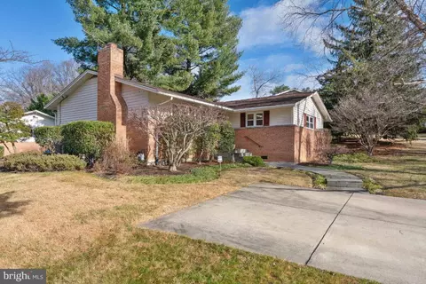 1300 Xaveria Dr, Silver Spring, MD 20903 photo 2