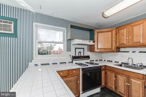 12812 Holdridge Rd, Silver Spring, MD 20906 photo 9