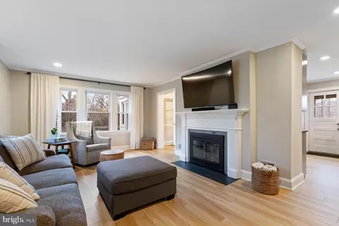 1700 Overlook Dr, Silver Spring, MD 20903 photo 3