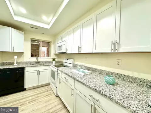 Kitchen - 3511 Forest Edge Dr #17-1C, Silver Spring, MD 20906 photo 2 of 4