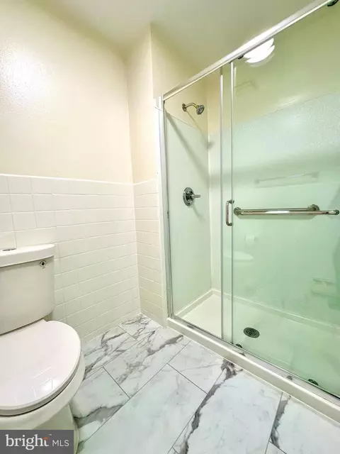 Bath - 3511 Forest Edge Dr #17-1C, Silver Spring, MD 20906 photo 5 of 6