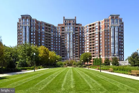 5809 Nicholson Ln #805, North Bethesda, MD 20852