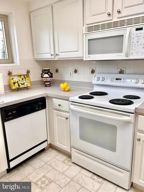 3461 S Leisure World Blvd #83-B, Silver Spring, MD 20906 photo 23