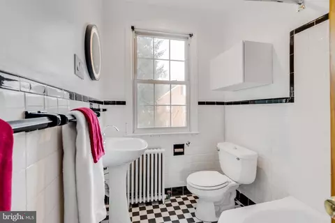2225 Washington Ave #202, Silver Spring, MD 20910 photo 9
