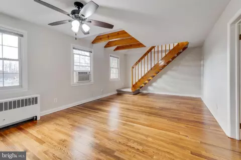 2225 Washington Ave #202, Silver Spring, MD 20910 photo 2