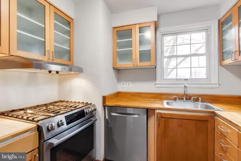 2225 Washington Ave #202, Silver Spring, MD 20910 photo 5