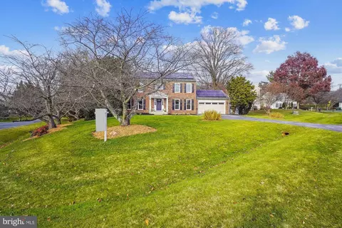 13 Evangeline Ct, Olney, MD 20832