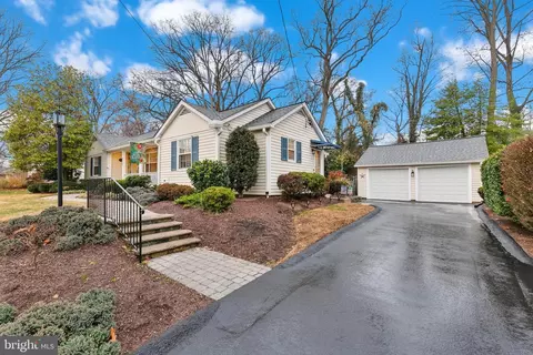 322 Northwest Dr, Silver Spring, MD 20901