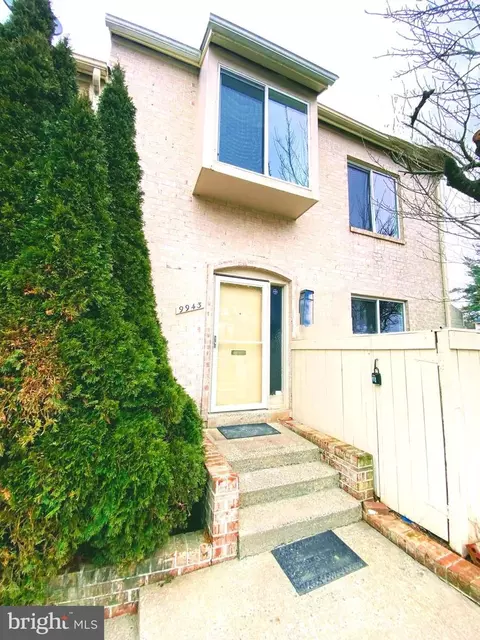 9943 Ridgeline Dr, Montgomery Village, MD 20886