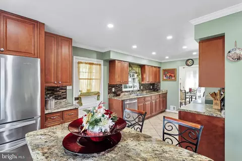 13015 Morningside Ln, Silver Spring, MD 20904 photo 4