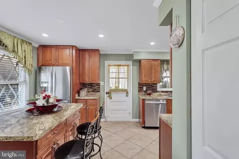 13015 Morningside Ln, Silver Spring, MD 20904 photo 3