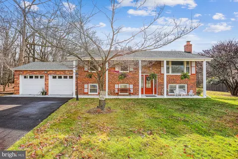 8112 Seneca View Dr, Gaithersburg, MD 20882
