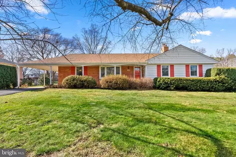 17644 Prince Edward Dr, Olney, MD 20832