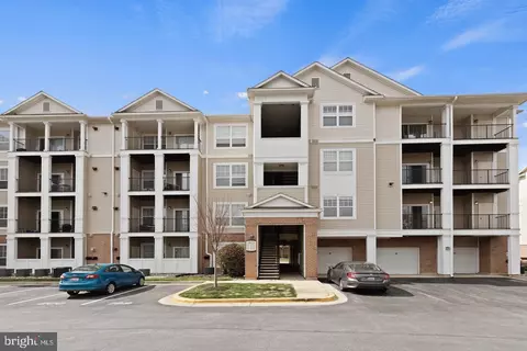 19623 Galway Bay Cir #401, Germantown, MD 20874