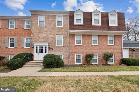 728 Quince Orchard Blvd #101, Gaithersburg, MD 20878