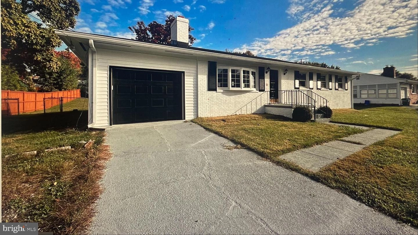 15421 Thompson Rd, Silver Spring, MD 20905 photo 2