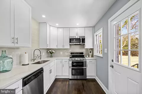 Kitchen - 10803 Keller St, Silver Spring, MD 20902 photo 6 of 8