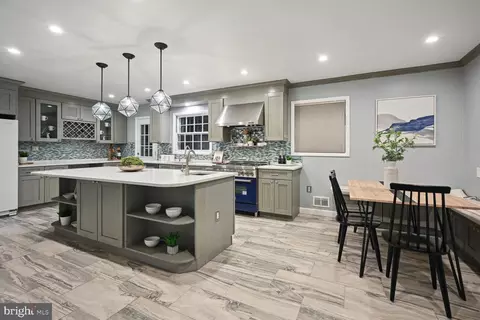 6521 Winnepeg Rd, Bethesda, MD 20817