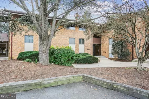 18612 Walkers Choice Rd #1, Montgomery Village, MD 20886