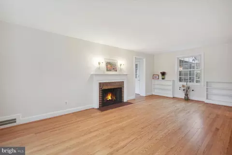 1003 Highland Dr, Silver Spring, MD 20910 photo 6
