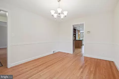1003 Highland Dr, Silver Spring, MD 20910 photo 8