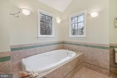 1003 Highland Dr, Silver Spring, MD 20910 photo 18