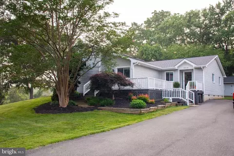 15914 Attleboro Rd, Silver Spring, MD 20905