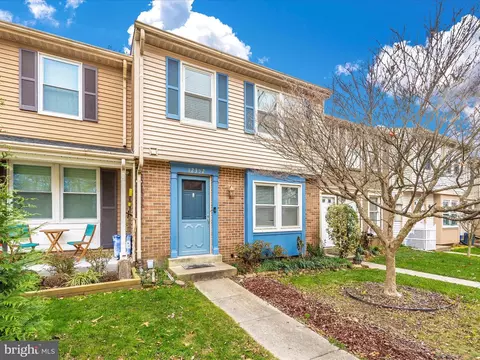 12352 Quail Woods Dr, Germantown, MD 20874