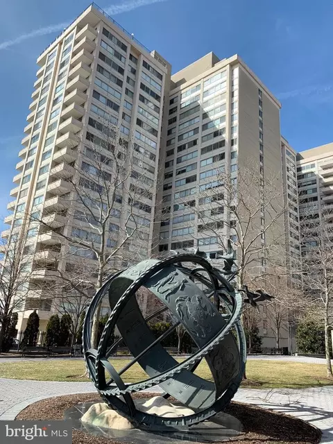 5500 Friendship Blvd #2218N, Chevy Chase, MD 20815