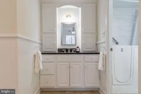 15107 Interlachen Dr #219, Silver Spring, MD 20906 photo 18