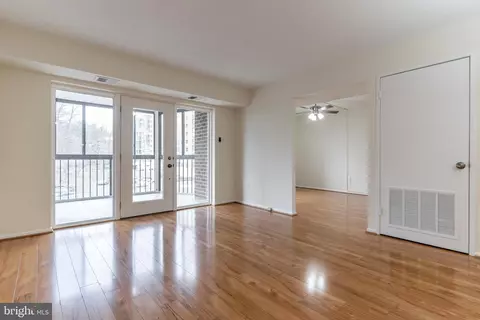 15107 Interlachen Dr #219, Silver Spring, MD 20906 photo 3