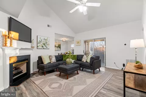 11824 Eton Manor Dr #302, Germantown, MD 20876