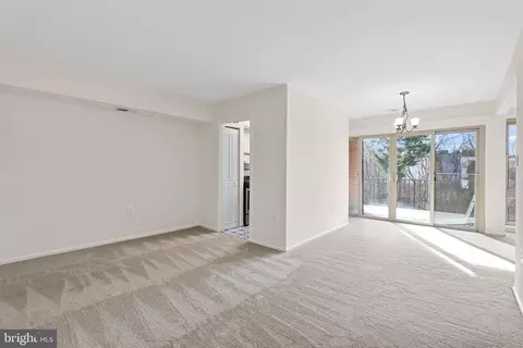 2204 Greenery Ln #301-21, Silver Spring, MD 20906 photo 6