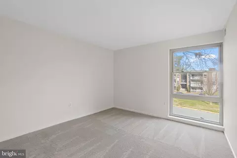 2204 Greenery Ln #301-21, Silver Spring, MD 20906 photo 13