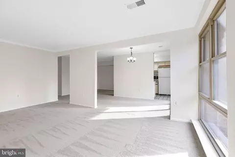 2204 Greenery Ln #301-21, Silver Spring, MD 20906 photo 3