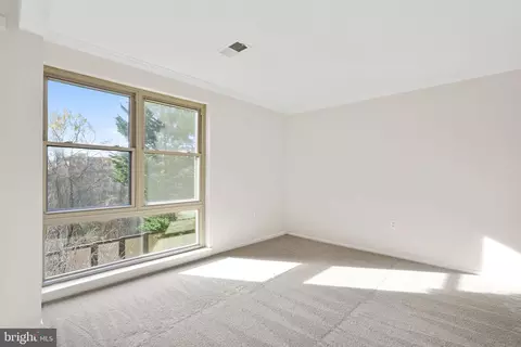 2204 Greenery Ln #301-21, Silver Spring, MD 20906 photo 5
