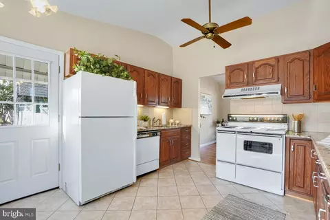 13204 Hathaway Dr, Silver Spring, MD 20906 photo 11