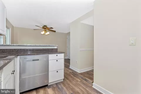 Kitchen - 3705 Castle Ter #123-16, Silver Spring, MD 20904 photo 5 of 14