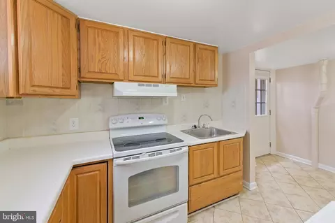 Kitchen - 4205 Havard St, Silver Spring, MD 20906 photo 9 of 11