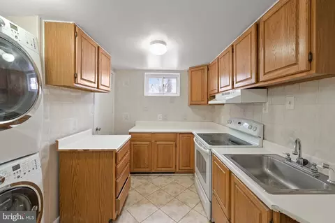Kitchen - 4205 Havard St, Silver Spring, MD 20906 photo 8 of 11