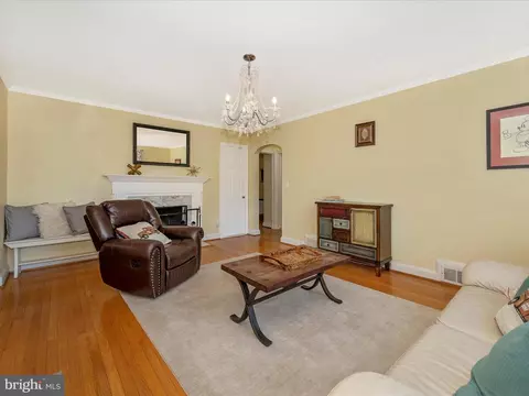 Living - 744 Silver Spring Ave, Silver Spring, MD 20910 photo 5 of 6