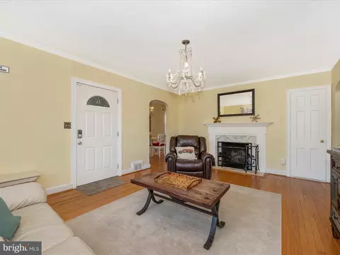 Living - 744 Silver Spring Ave, Silver Spring, MD 20910 photo 6 of 6