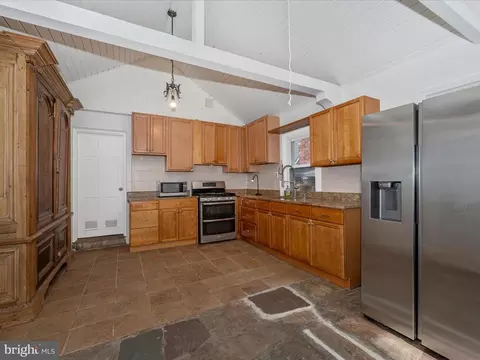 Kitchen - 744 Silver Spring Ave, Silver Spring, MD 20910 photo 6 of 8
