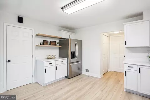 800 S Belgrade Rd, Silver Spring, MD 20902 photo 15