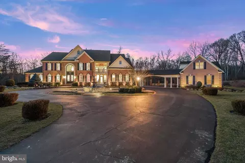 9327 Heather Field Ct, Gaithersburg, MD 20882