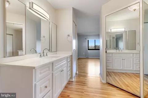 Bath - 3330 N Leisure World Blvd #412, Silver Spring, MD 20906 photo 4 of 9